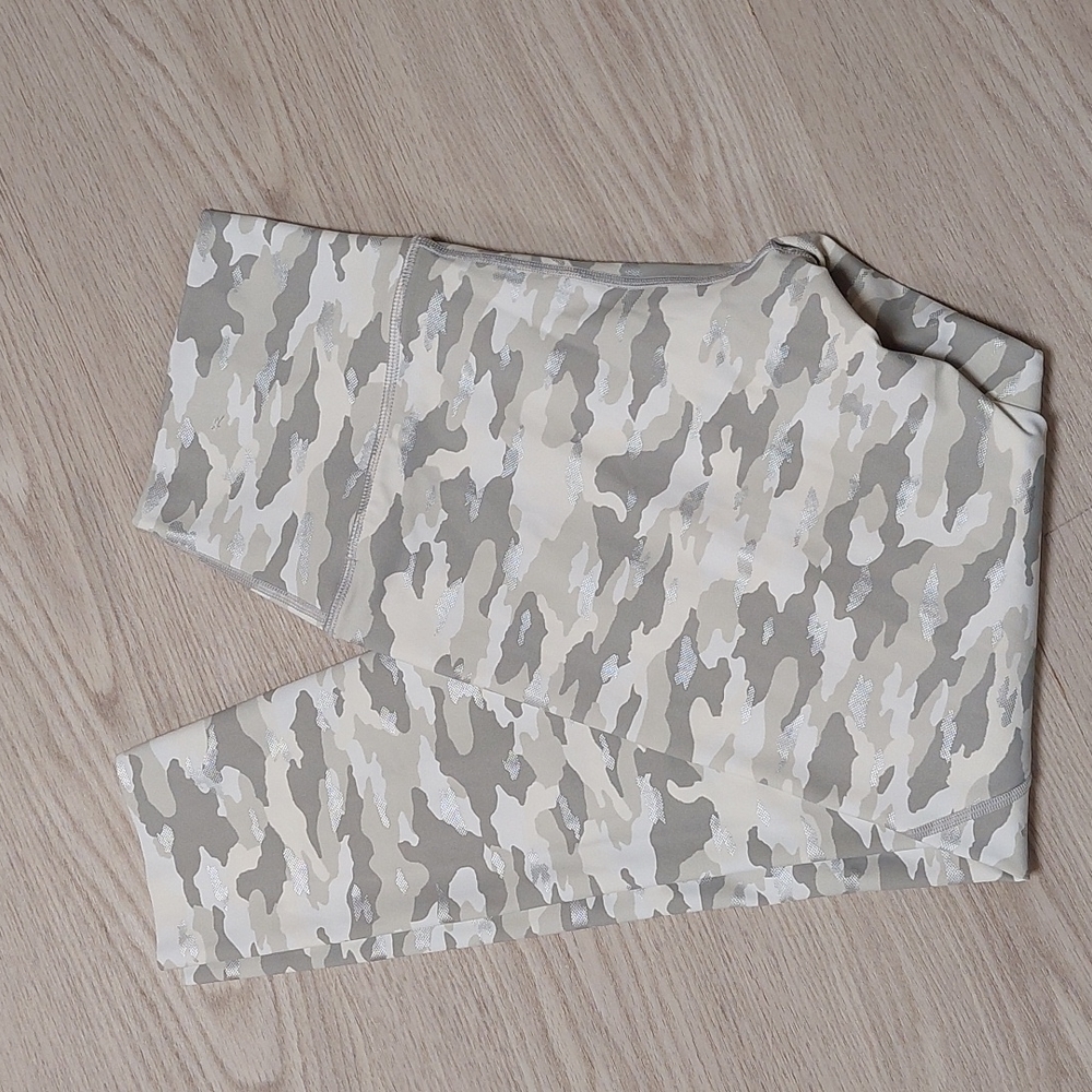 Aerie Grey Camo Leggings, Size Large